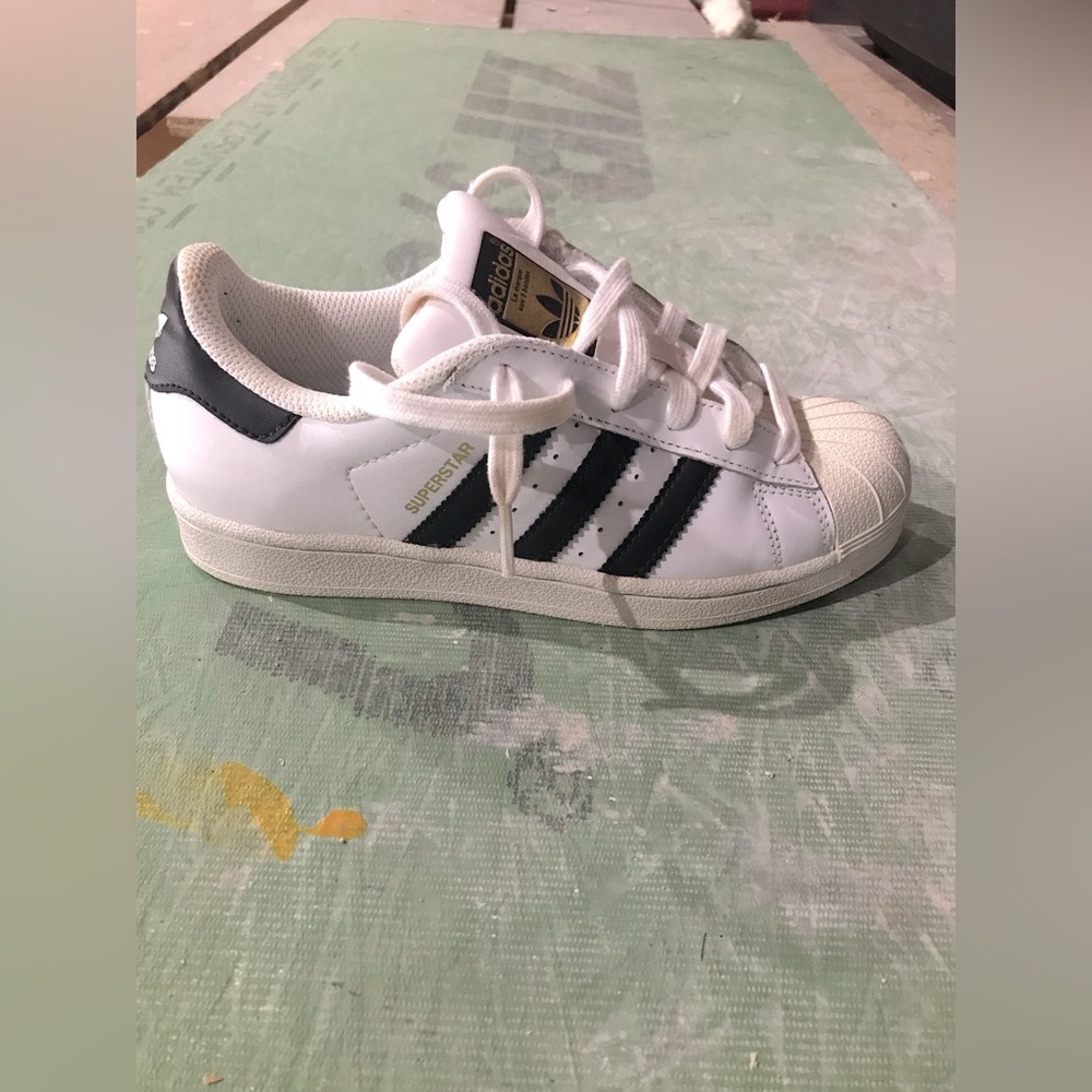Adidas shell toe superstar sneaker
